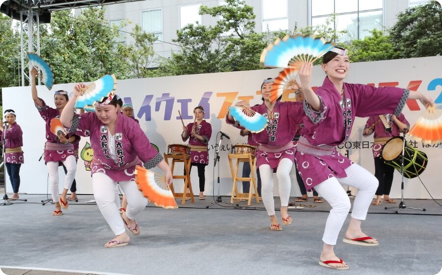 すずめ踊り